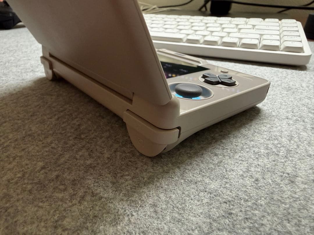 【極美品】AYN Thor Max (16GB/1TB)ほぼ未使用