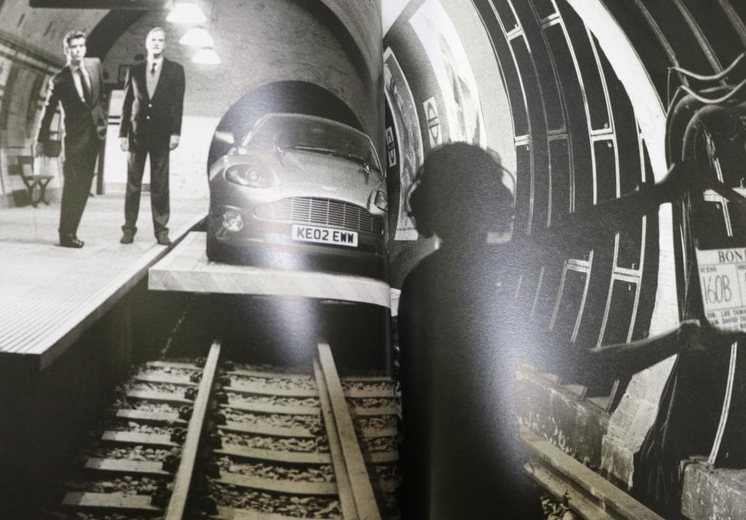 BOND ON SET(007／ダイ・アナザー・デーのメイキング本) 英語版