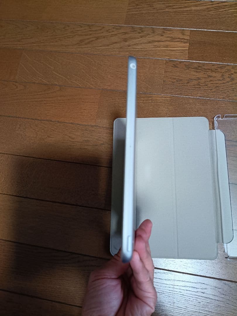 美品　Apple iPad 10.2インチ 32GB Wi-Fi