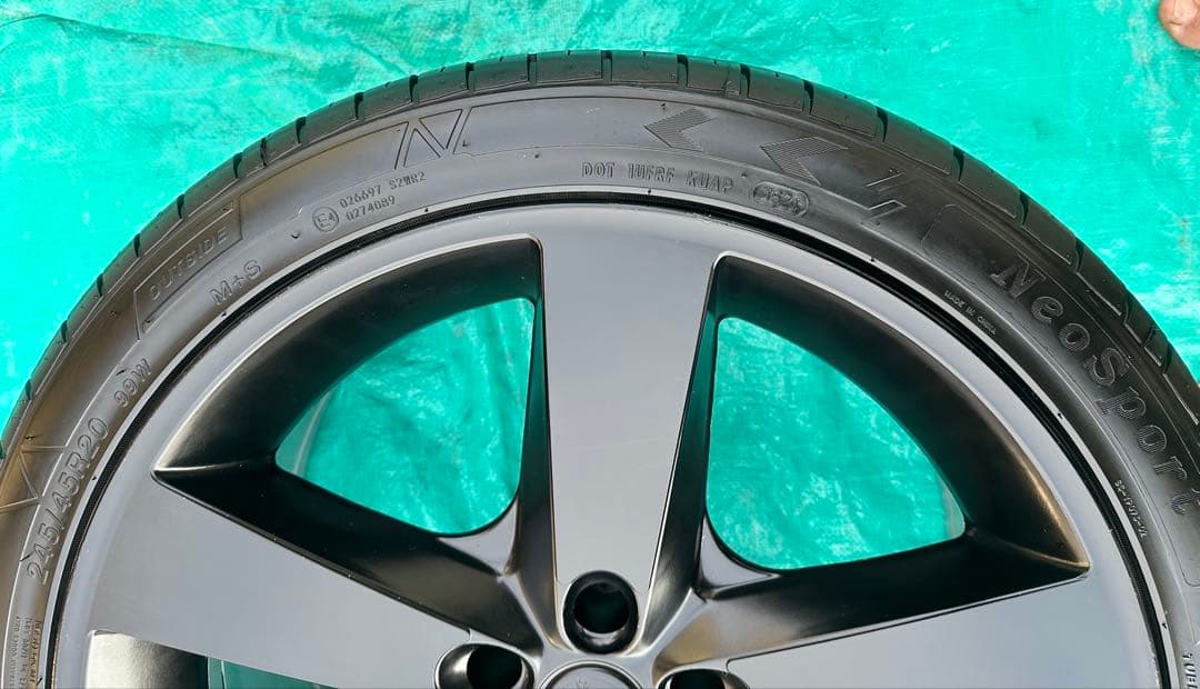 STARTECH 245/45/R20W 99W リム Neosport タイヤ