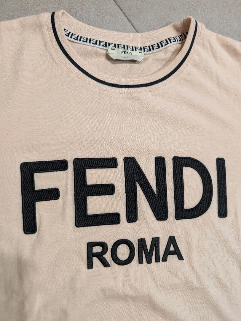FENDI ライトピンク 半袖Tシャツ