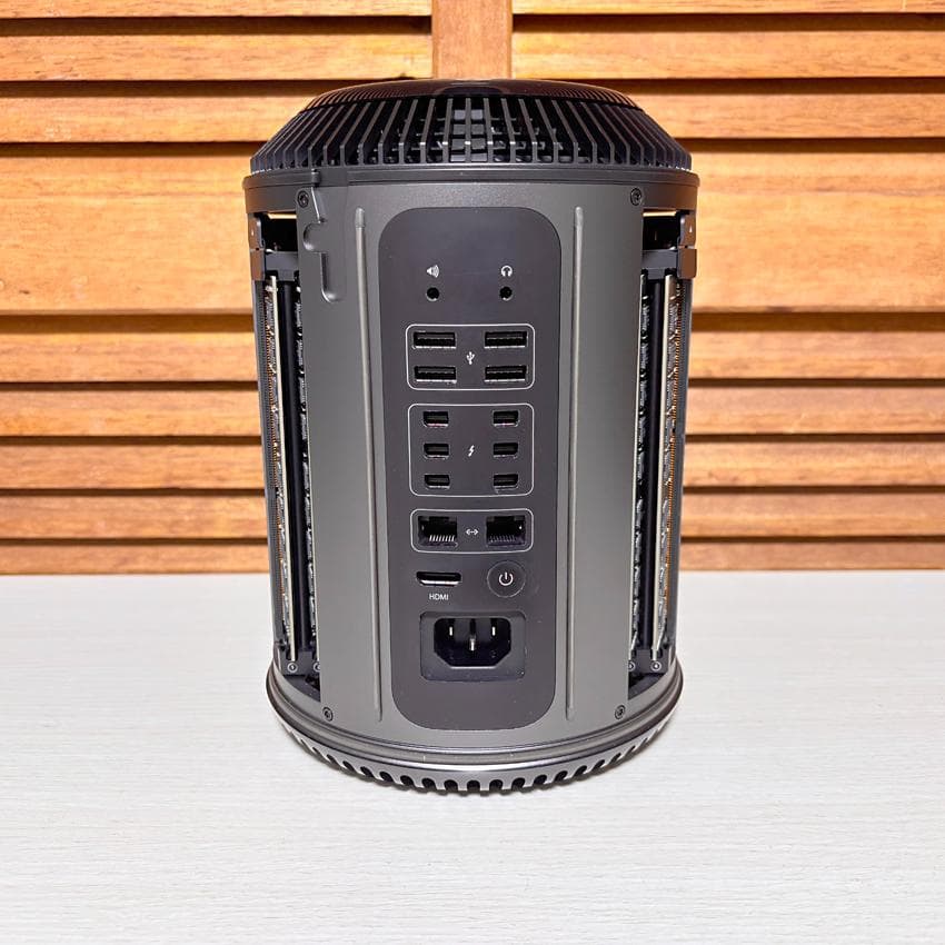 Mac Pro(Late 2013)　3.5GHz・32GB・500GB
