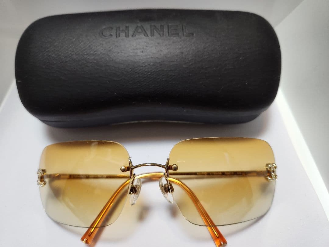CHANEL ラインストーン サングラス　オレンジ系　シャネル