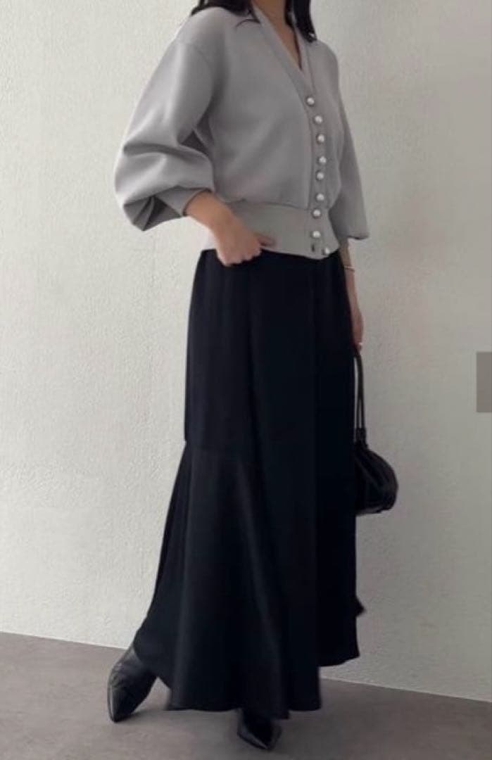 BEARDSLEY 25300円　バックマーメイドスカート　黒