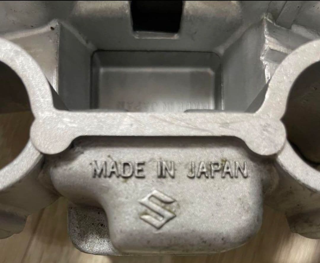 GS400　エンジンヘッドカバー　良品　スズキ