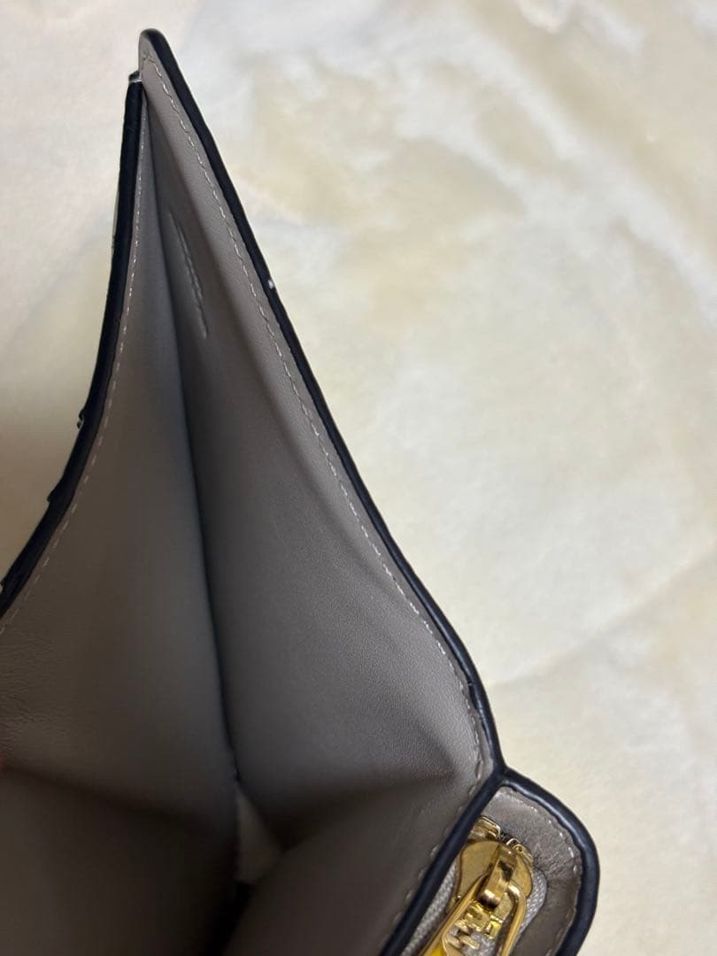 【新品同様】ロエベ　リピート　二つ折り財布　ベージュ　コンパクト財布　付属品