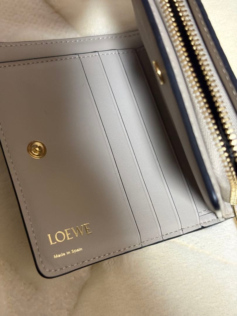 【新品同様】ロエベ　リピート　二つ折り財布　ベージュ　コンパクト財布　付属品