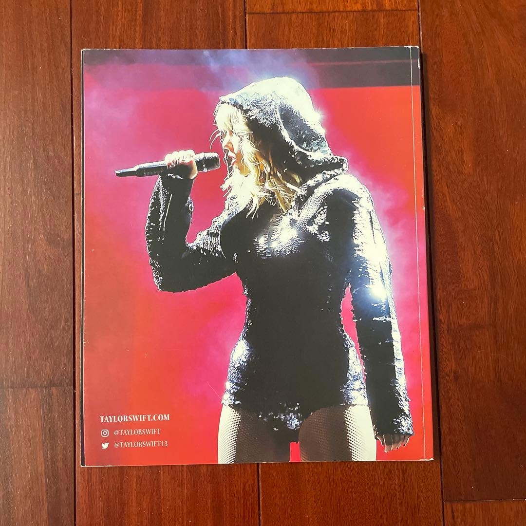 Taylor Swift reputationツアーブック&アルバム(dvdつき
