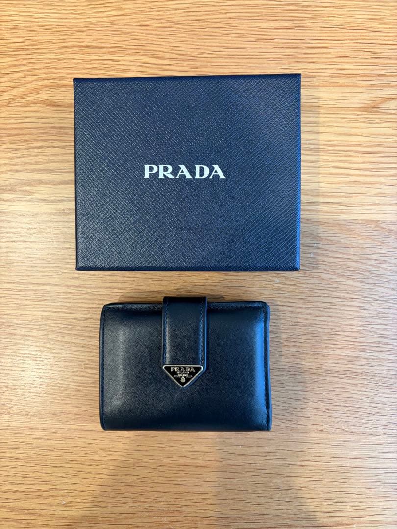 【美品】 PRADA二つ折り財布 1MV204