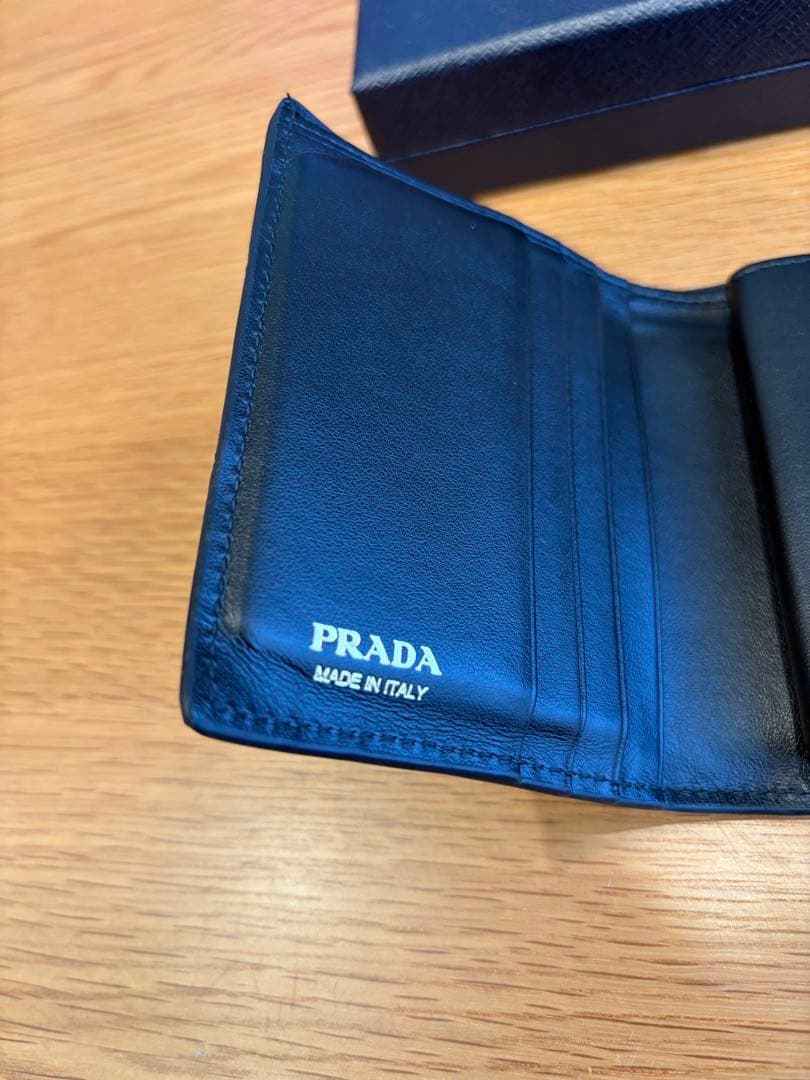 【美品】 PRADA二つ折り財布 1MV204