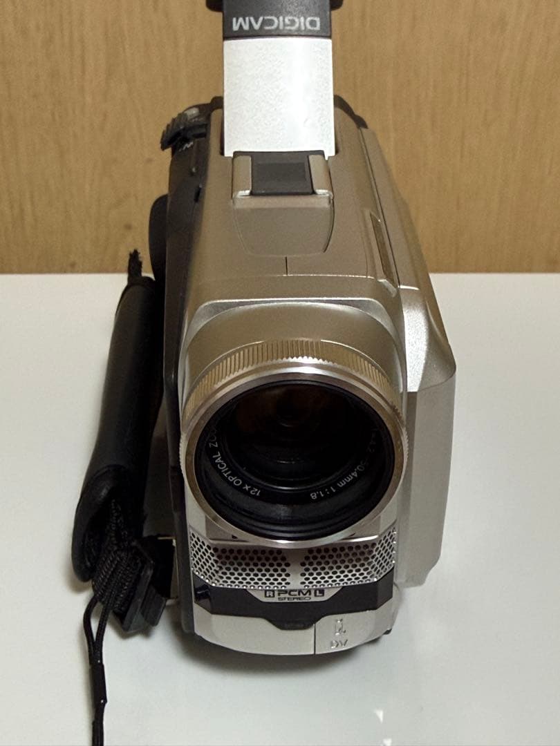 Panasonic デジタルビデオカメラ NV-DB1
