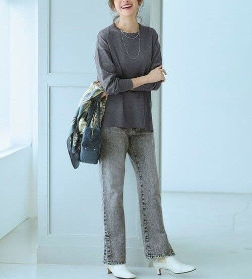 新品 23区 SLOW 美脚 スリット ストレート デニム 大きいサイズ 48