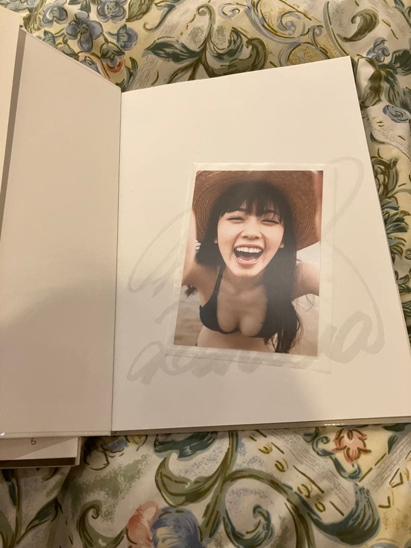 サイン・生写真付き　F 小芝風花写真集
