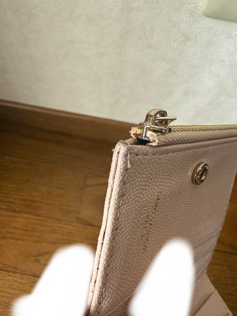 YSL ピンクレザー二つ折り財布