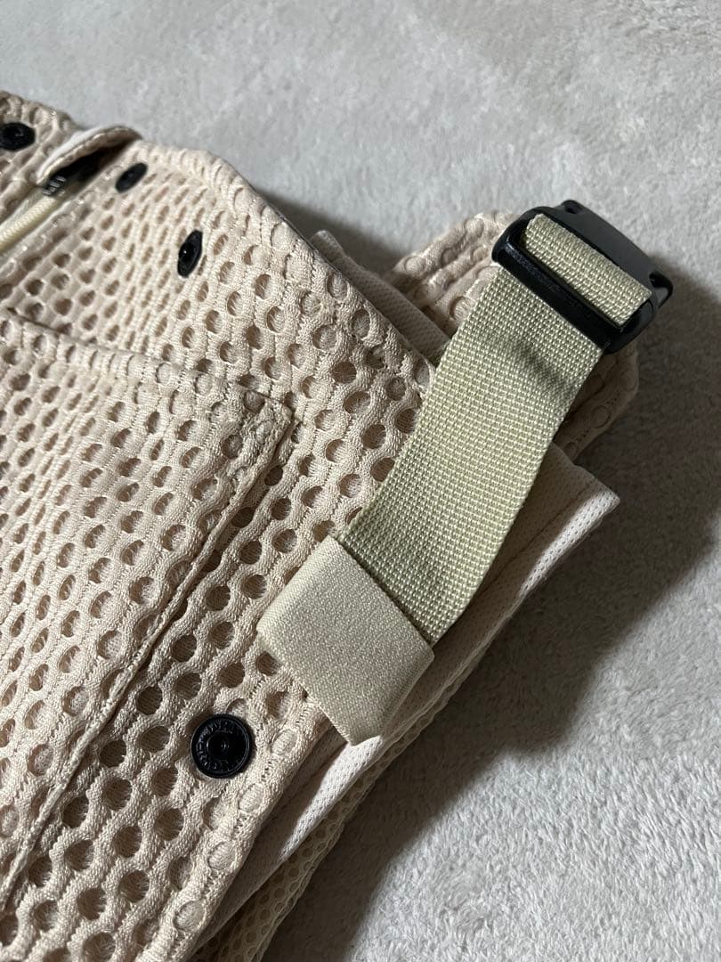 ※専用※【美品】よだれかけ付き　ベベスワン 抱っこ紐　サンドベージュ※送料込