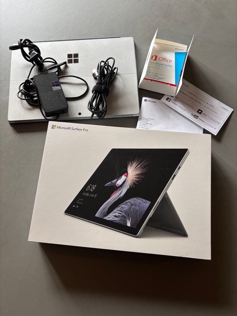 【美品】Surface Pro 5 i5/8GB/256GB 元箱あり