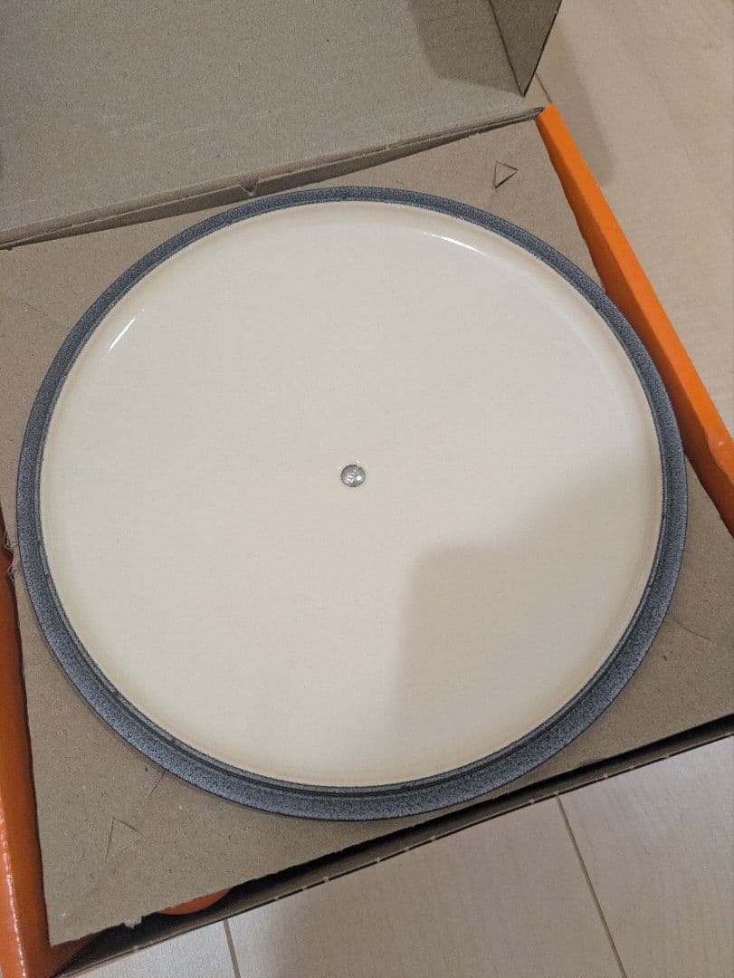 一度のみ使用　ルクルーゼ　ココット・ロンド 22cm カイエン