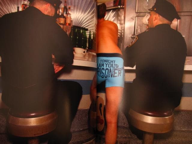 アート・デザイン・音楽 Brief Encounters: Underwear Inspires Art
