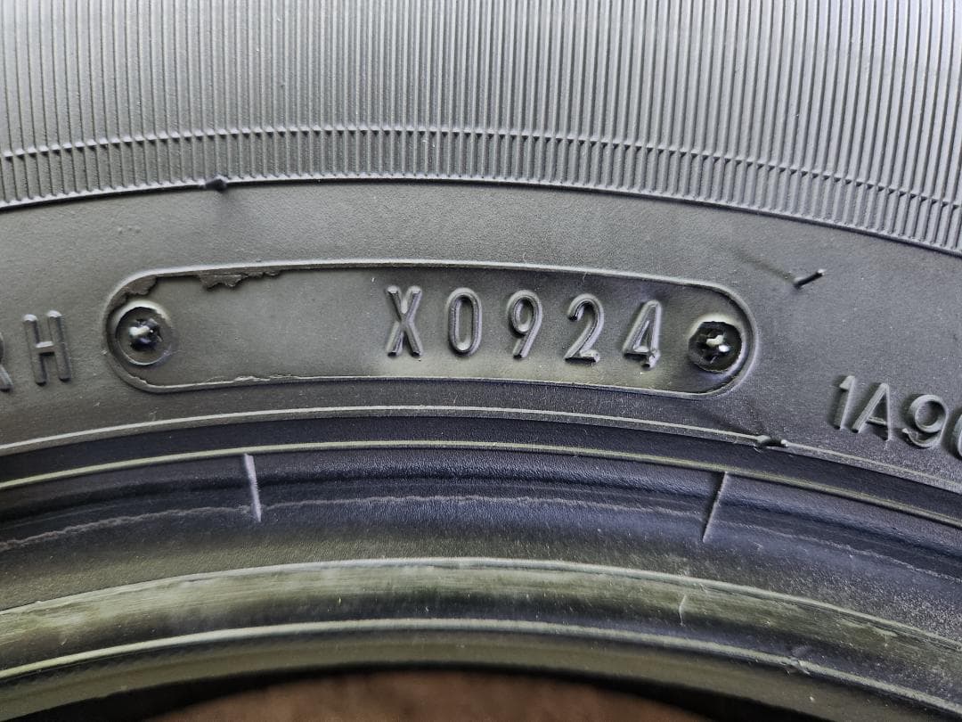 送料込☆2024年製 ダンロップタイヤ 165/80R14 LT ☆2本