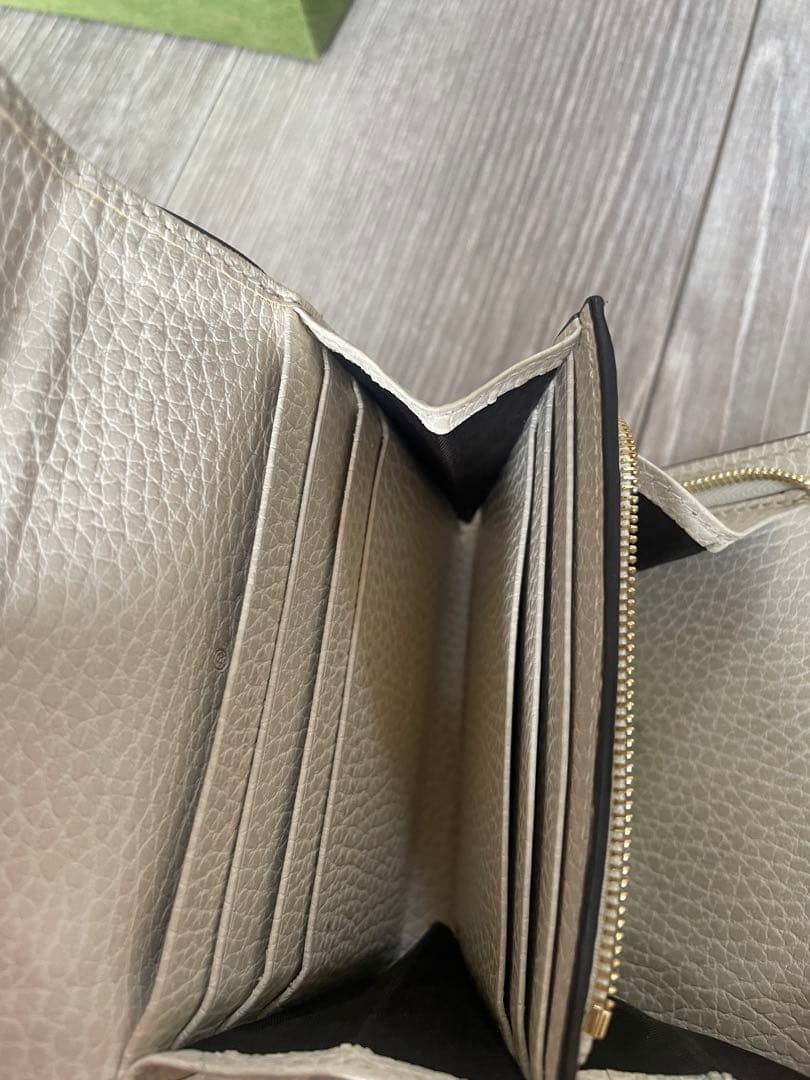 GUCCI 二つ折り財布 ホワイト