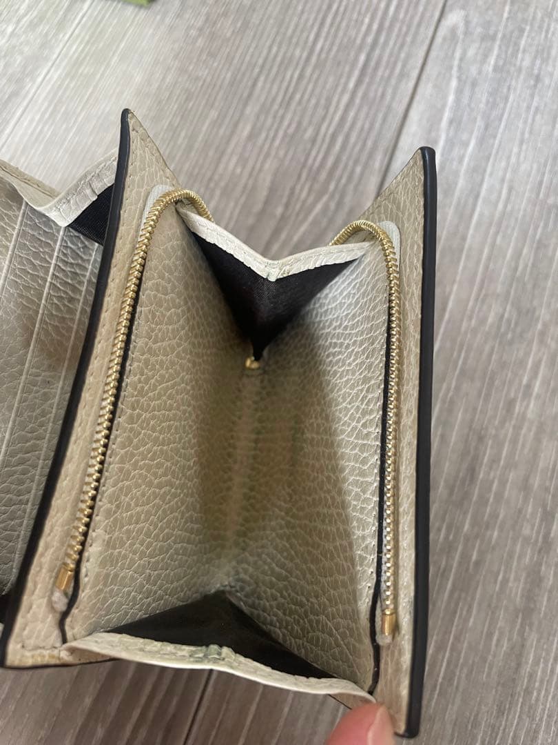 GUCCI 二つ折り財布 ホワイト
