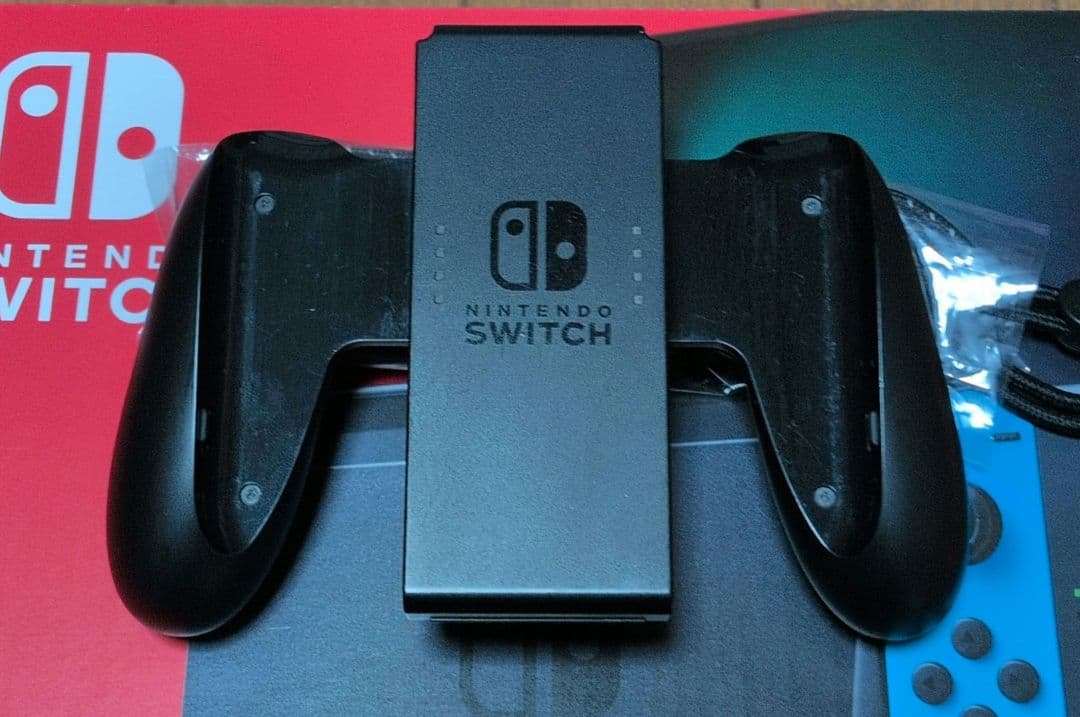 【美品】2021年製Nintendo Switch