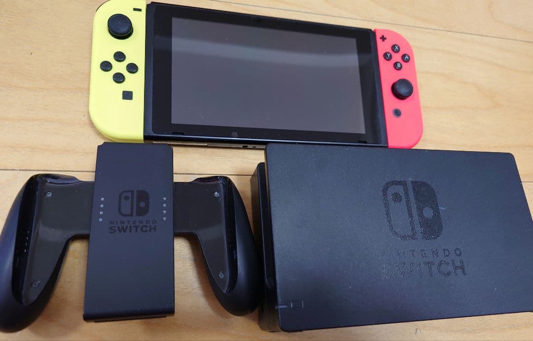 Nintendo Switch 本体　Joy-Con3つ