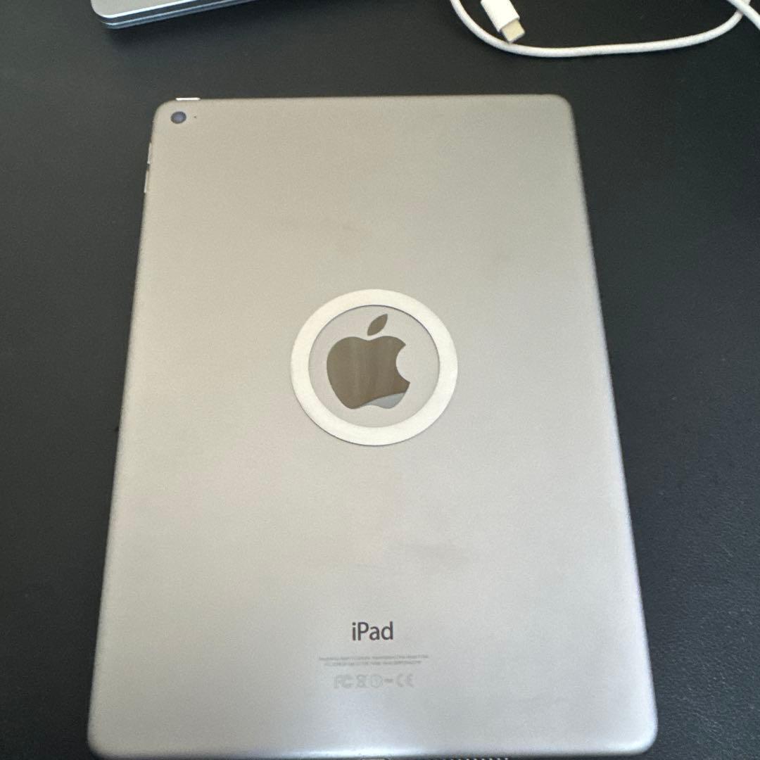 Apple iPad Air2 シルバー