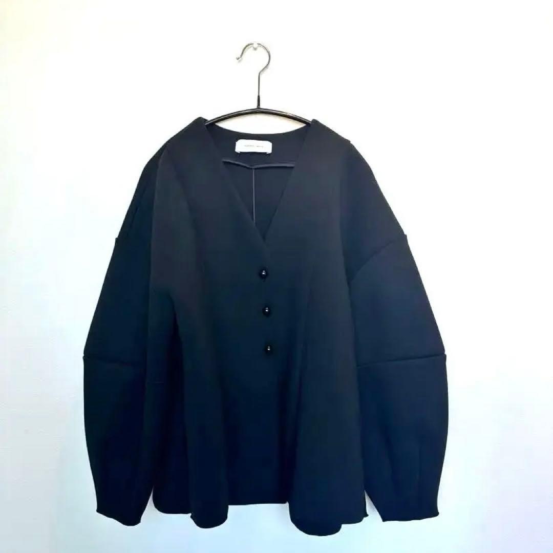 美品　アダムエロペ　ペプラムダンボールカーディガン　ブラック