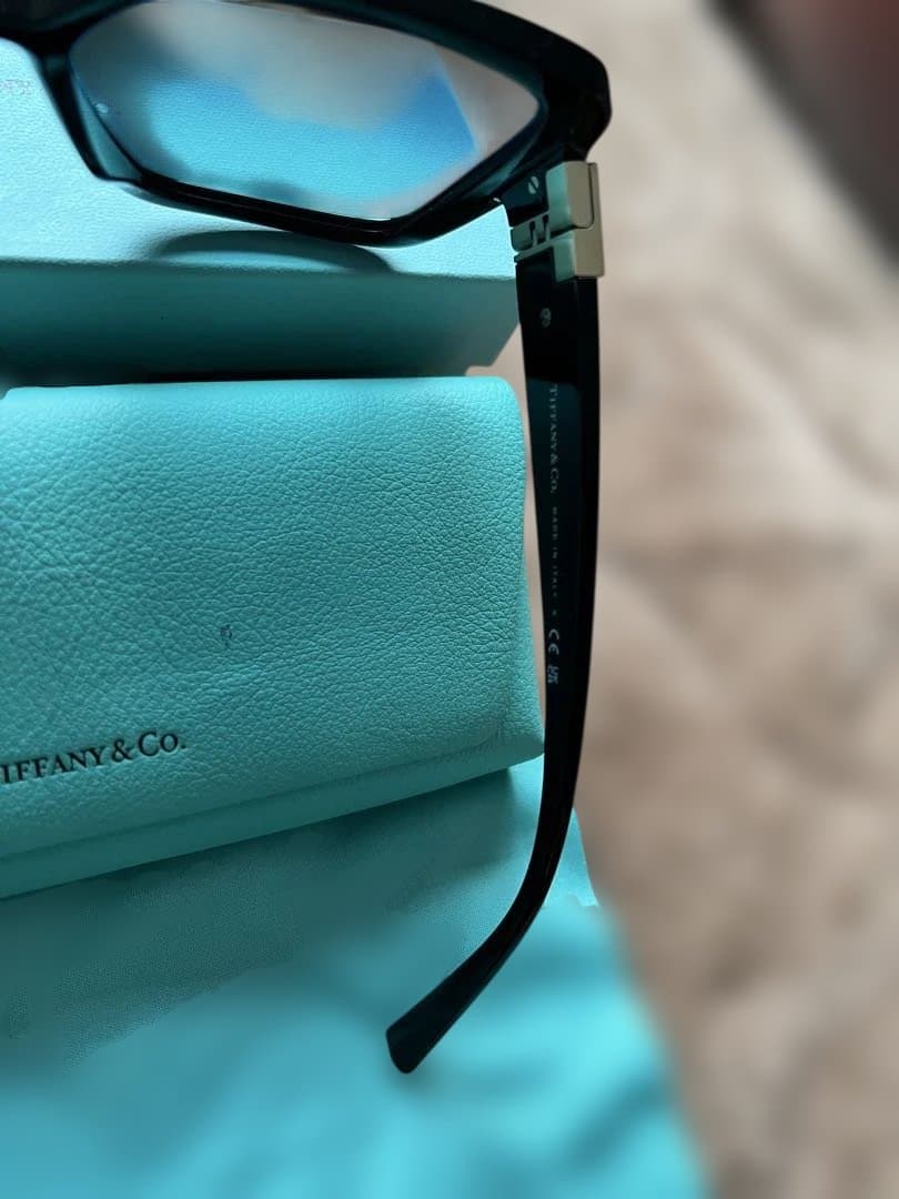 Tiffany & Co. ブラックサングラス ケース付き