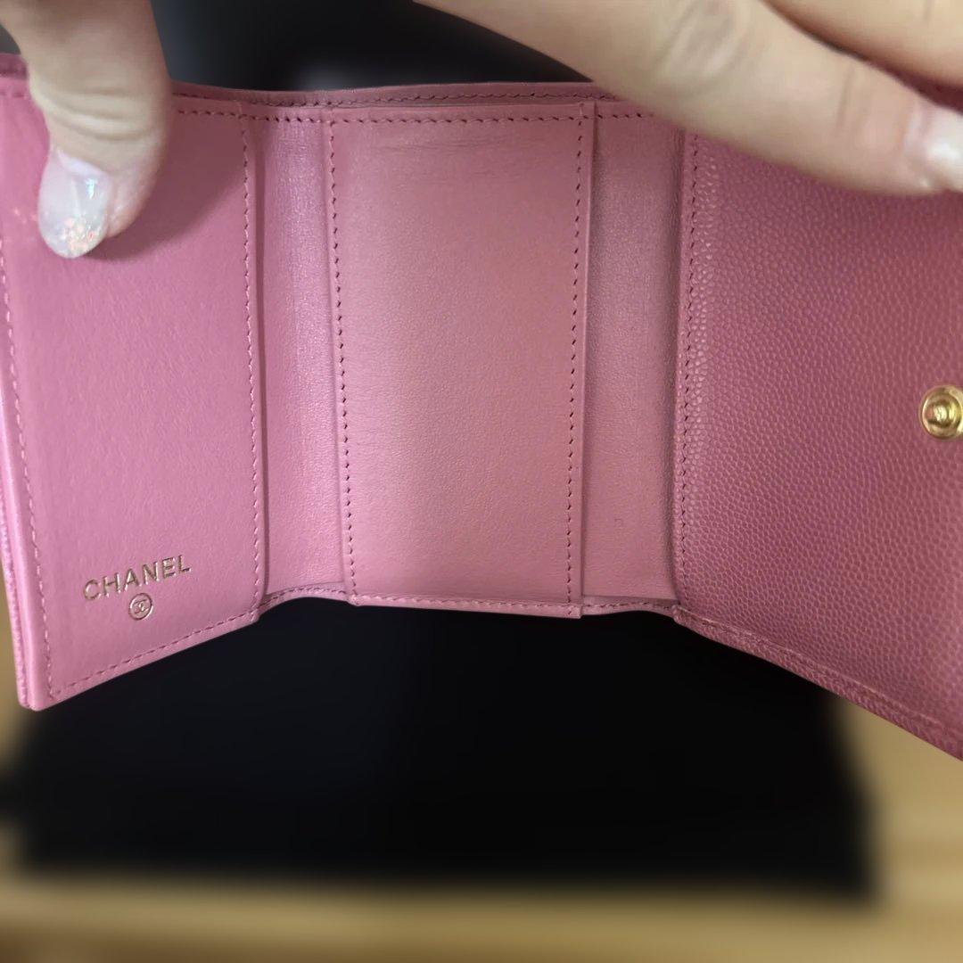 新品‼️ CHANELマトラッセ キャビアスキン　コンパクトウォレット