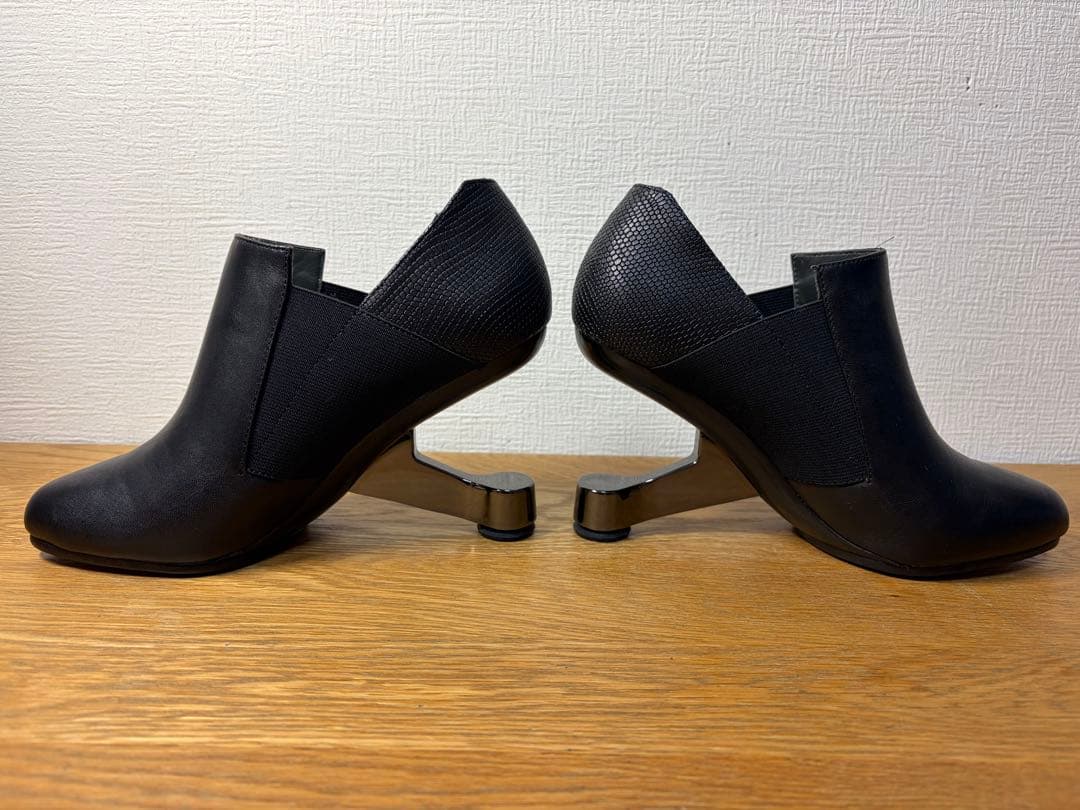 ユナイテッドヌード　United Nude 22.5cm