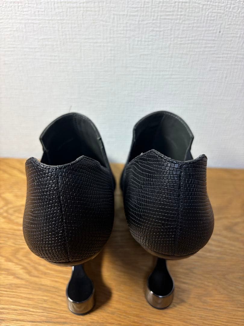ユナイテッドヌード　United Nude 22.5cm