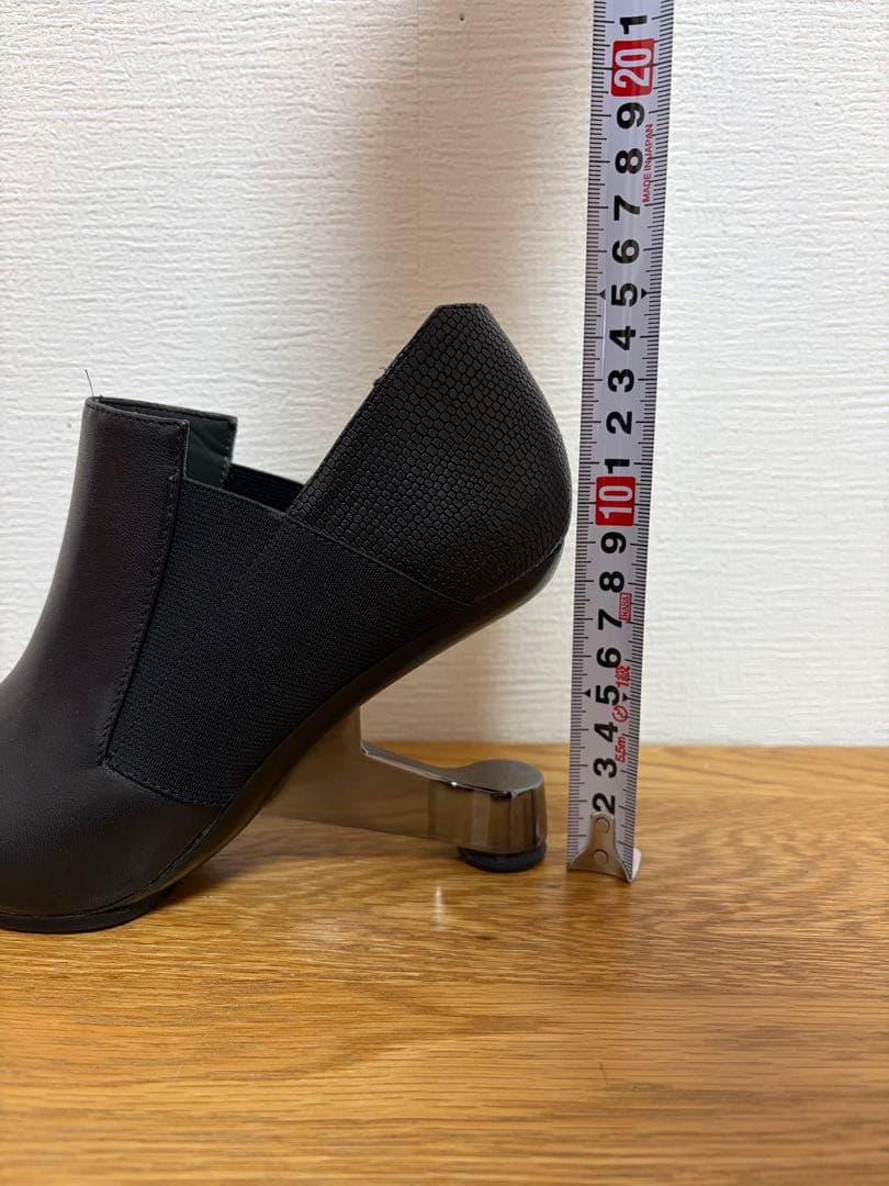 ユナイテッドヌード　United Nude 22.5cm