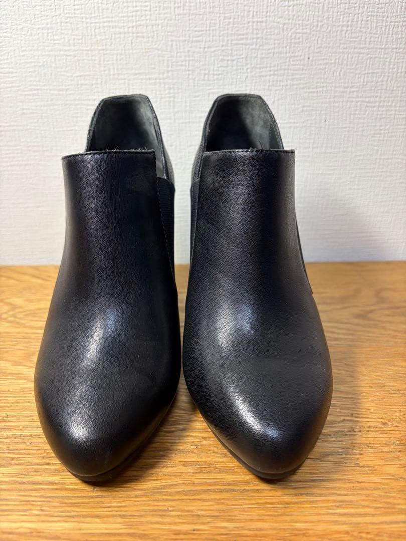 ユナイテッドヌード　United Nude 22.5cm