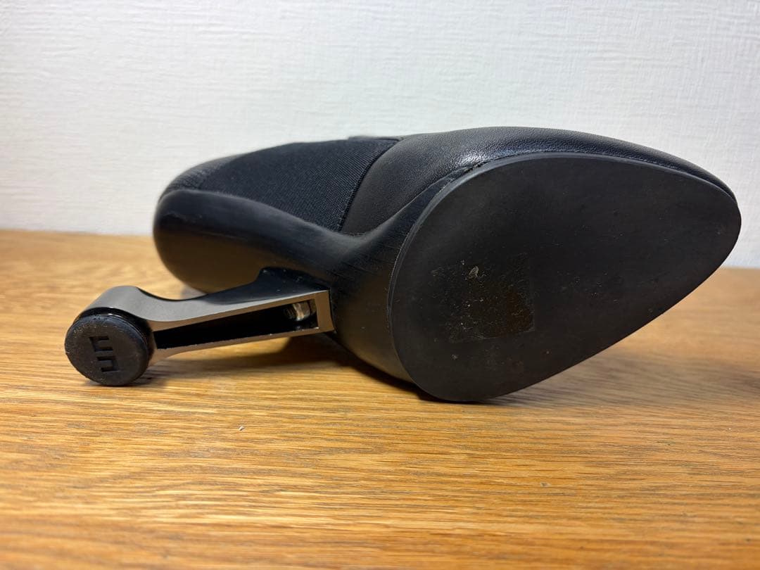 ユナイテッドヌード　United Nude 22.5cm