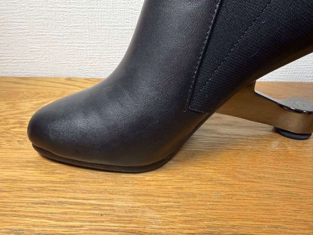ユナイテッドヌード　United Nude 22.5cm