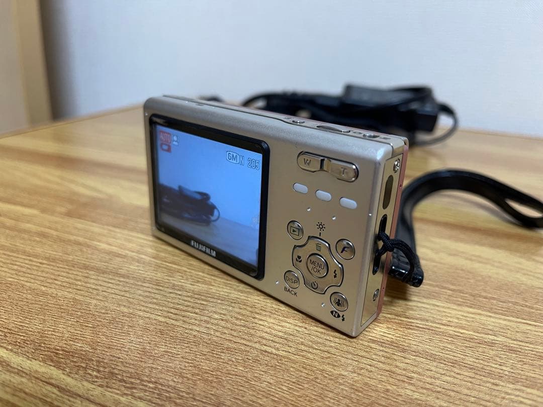 Fujifilm FinePix Z5 コンパクトデジタルカメラ