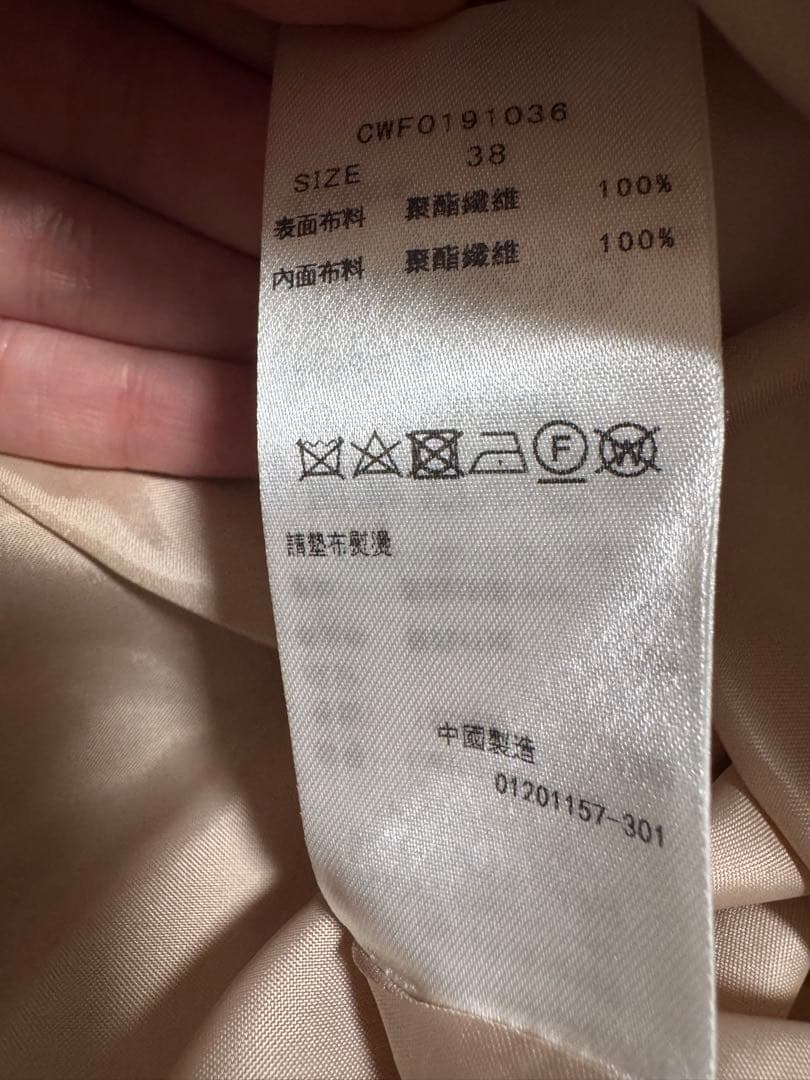 バックサテンタックプリーツワンピース　セレモニー