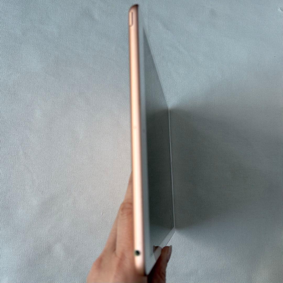 iPad 第7世代10.2インチ 本体 画面ひび割れ 32GB ゴールド