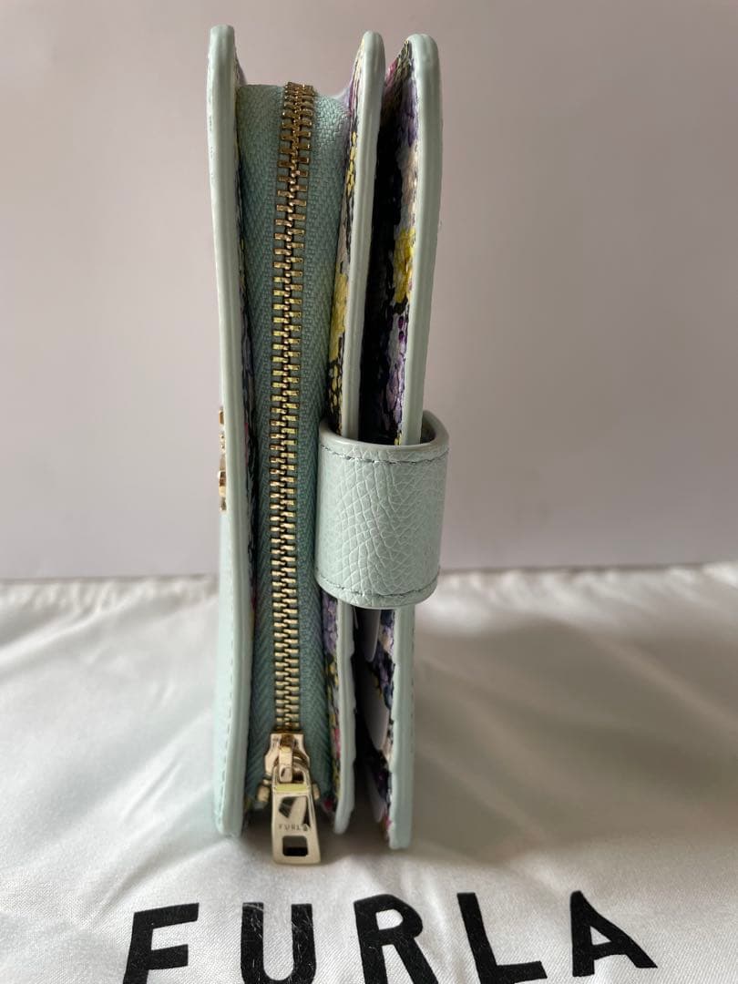 専用【新品】FURLA CAMELIA M コンパクト財布