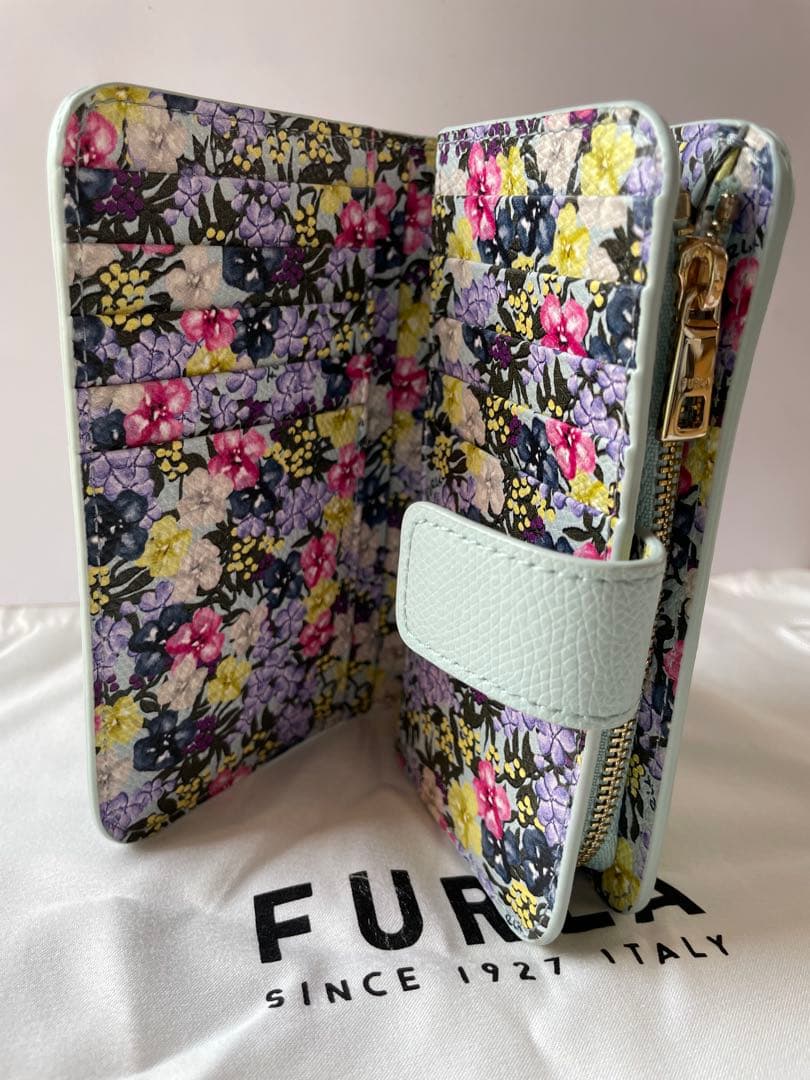 専用【新品】FURLA CAMELIA M コンパクト財布