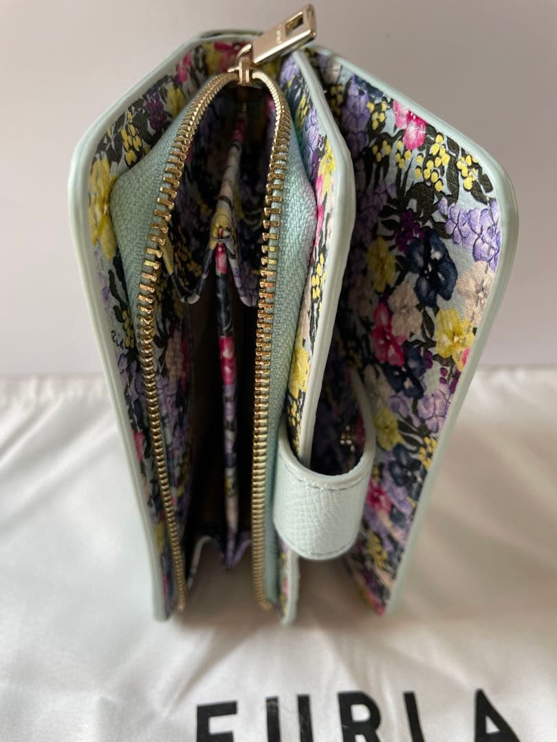 専用【新品】FURLA CAMELIA M コンパクト財布