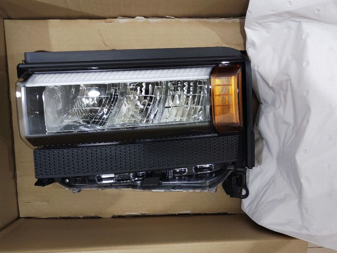 【新品 新車外し】ランクル250　角目　ヘッドライト　左右セット 2個セット
