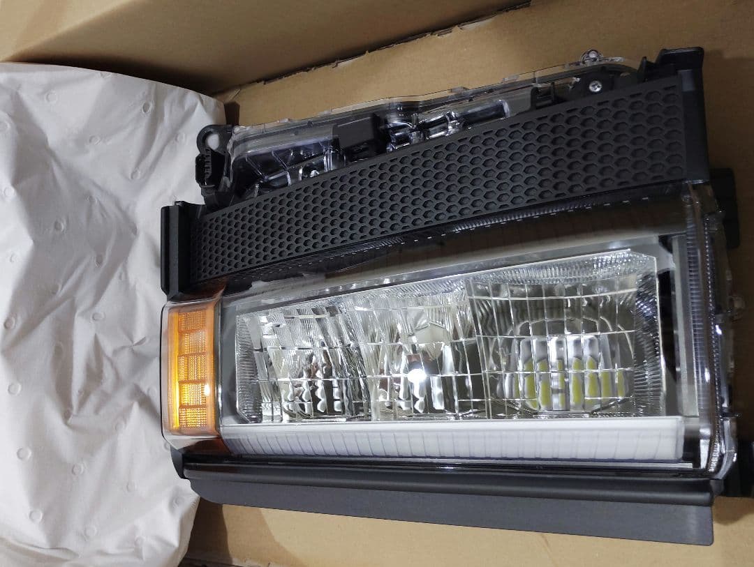 【新品 新車外し】ランクル250　角目　ヘッドライト　左右セット 2個セット