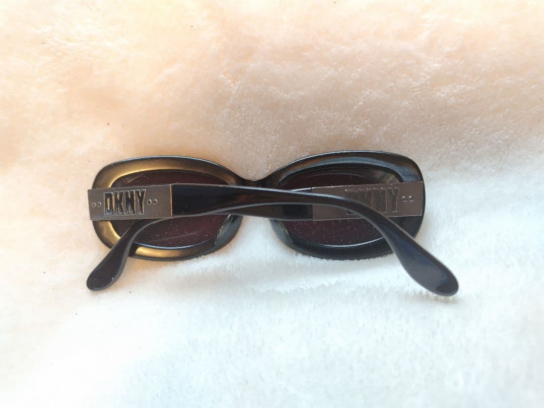 DKNY サングラス