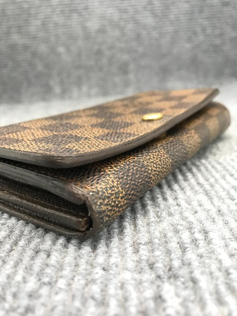 LOUIS VUITTON　二つ折り財布　ダミエ　4