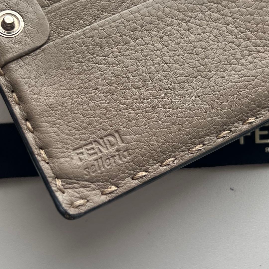 175 極上美品 FENDI フェンディ ピーカブー 2つ折り財布