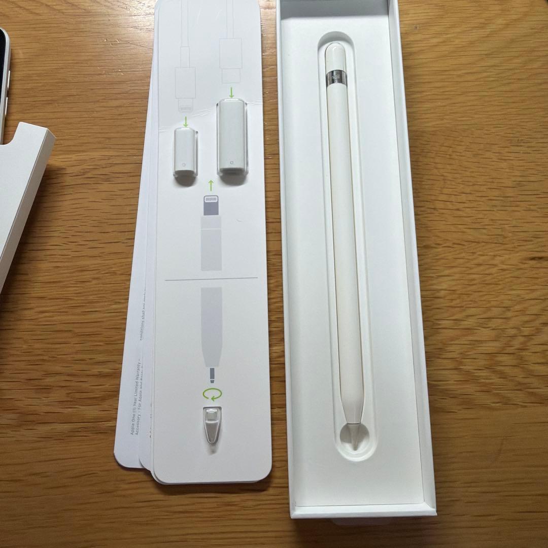 Apple iPad シルバー 本体 + Apple Pencilの箱