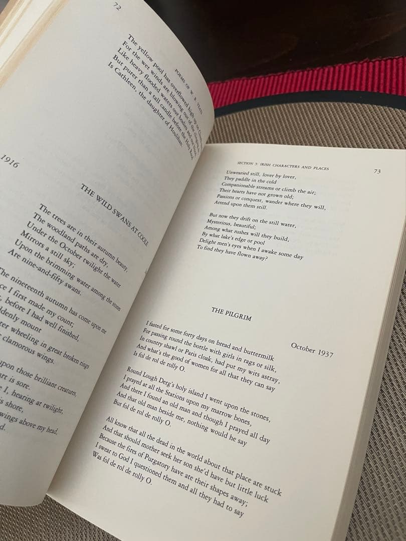 洋書 Poems of W. B. Yeats A New Selection